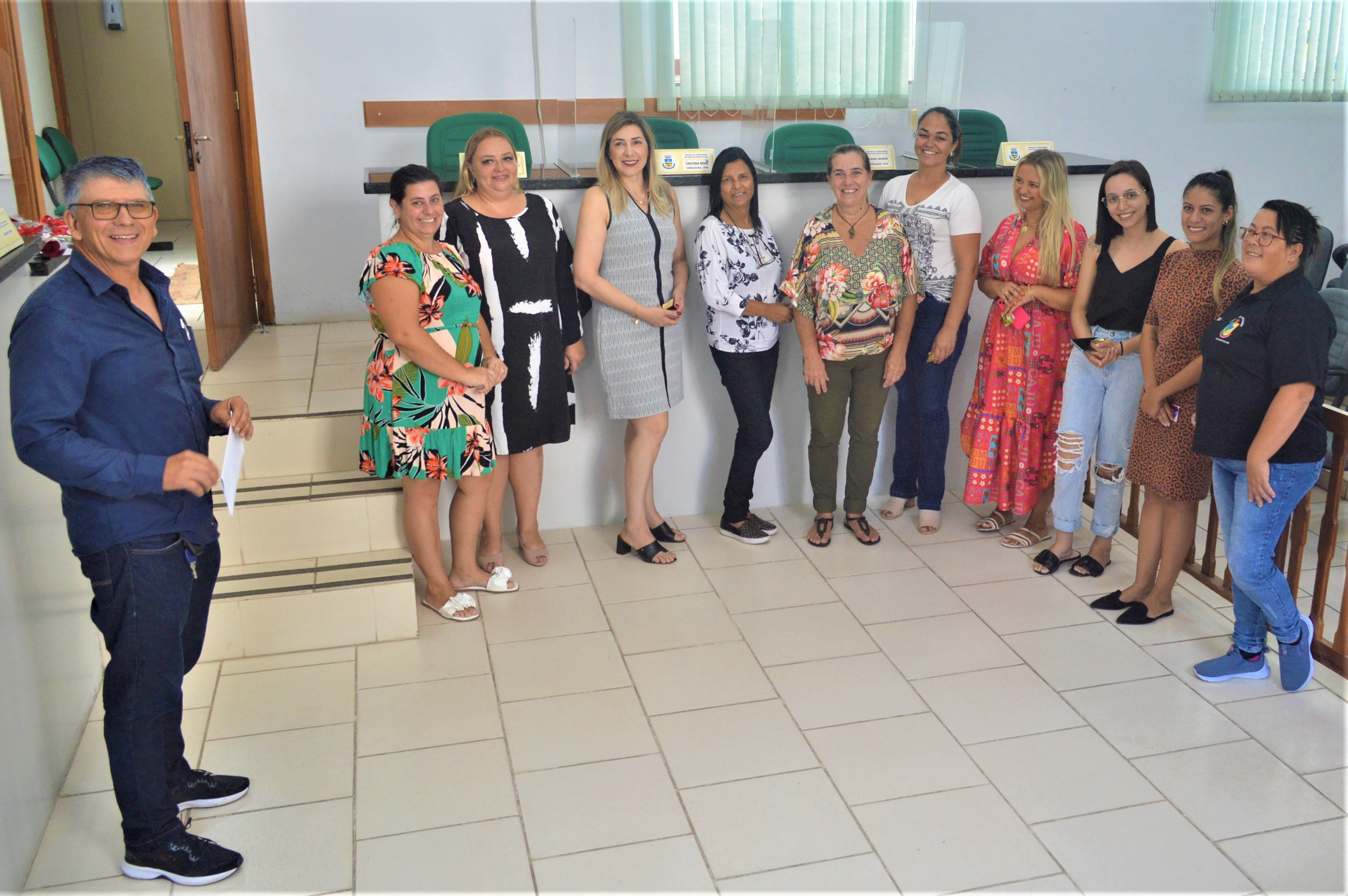 CÂMARA DE VEREADORES HOMENAGEIA AS SUAS FUNCIONÁRIAS PELO DIA INTERNACIONAL DA MULHER