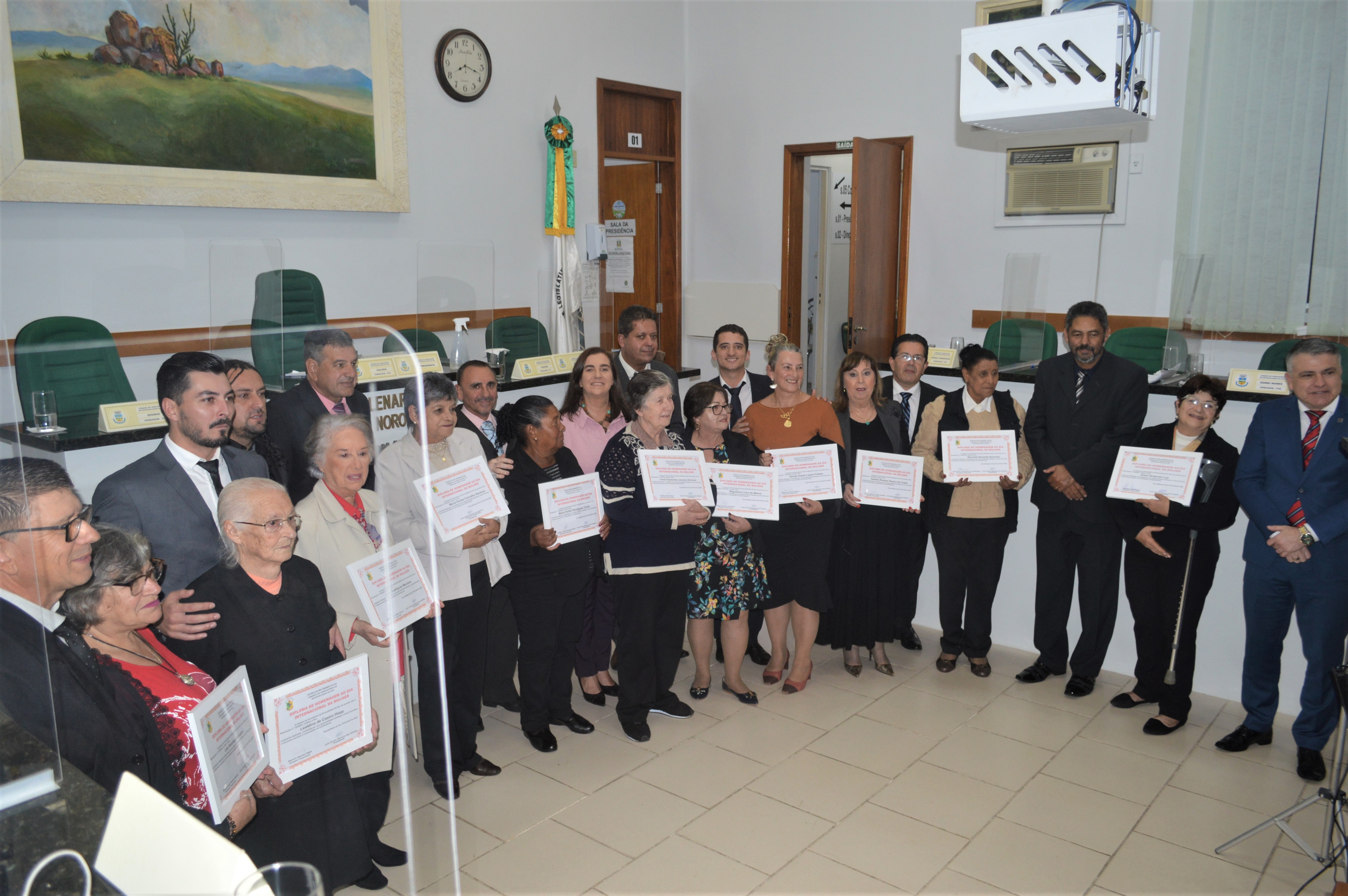 HOMENAGEM ÀS MULHERES 