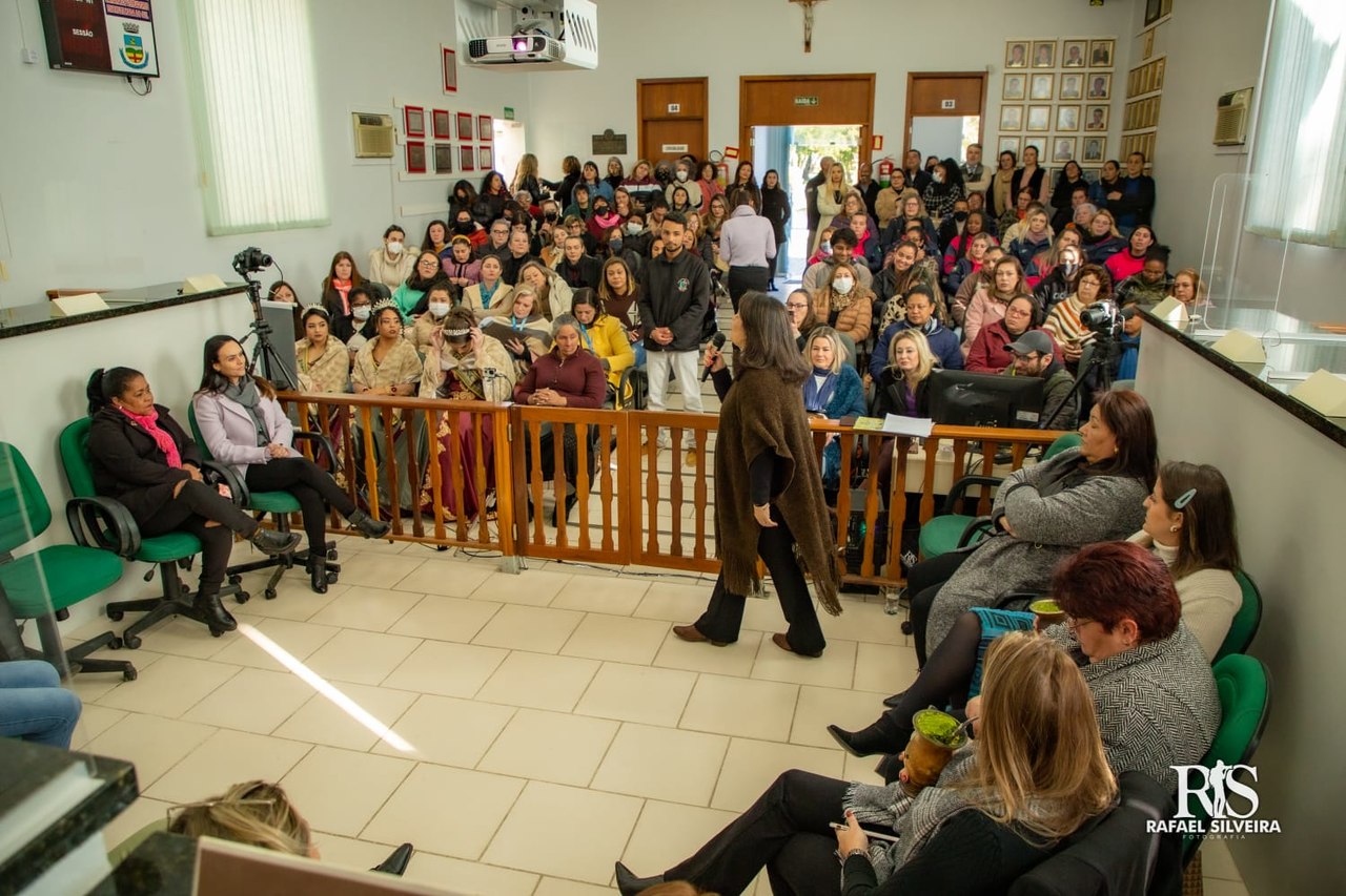 RODA DE CONVERSA ENTRE MULHERES LOTA A CÂMARA DE VEREADORES